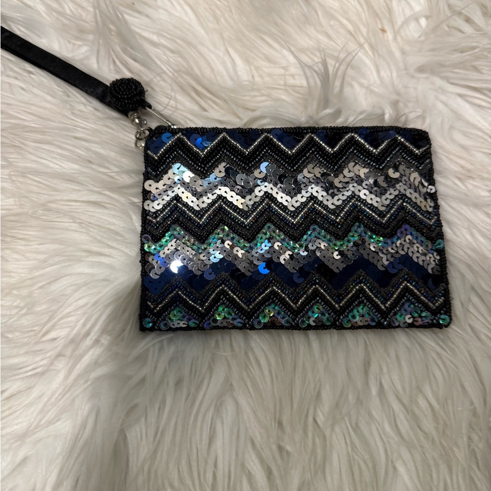 NWOT Sequin Wristlet‎